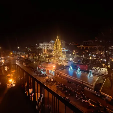 Square View Apartman *